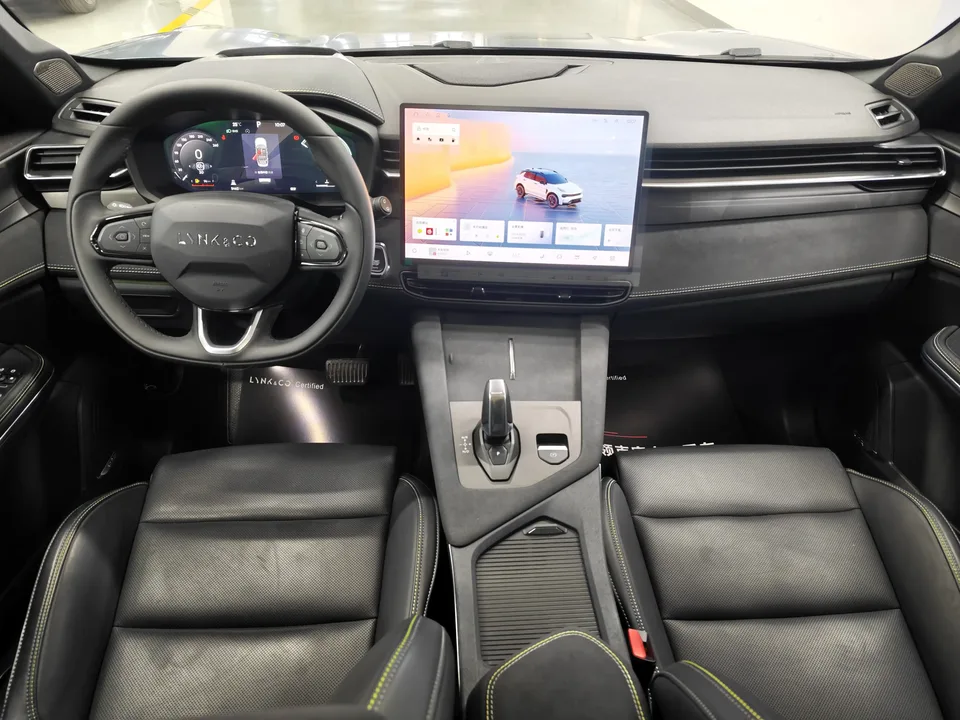 Lynk & Co 01 2.0TD 2WD New Pro Edition 2025 — миниатюра 4
