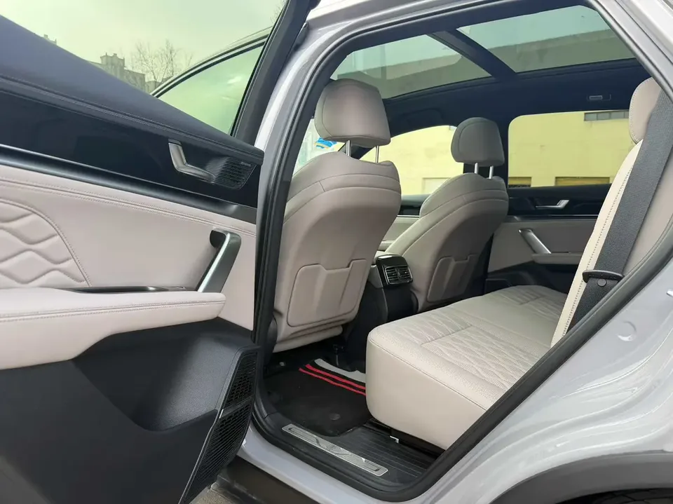 BYD Tang DM Intelligent Driving Edition DM-i 115KM Premium Edition 2025 — миниатюра 3