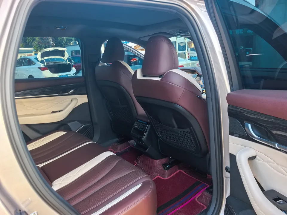 Geely Monjaro 2.0TD DCT EVO 2WD Luxury Edition 2022 — миниатюра 3