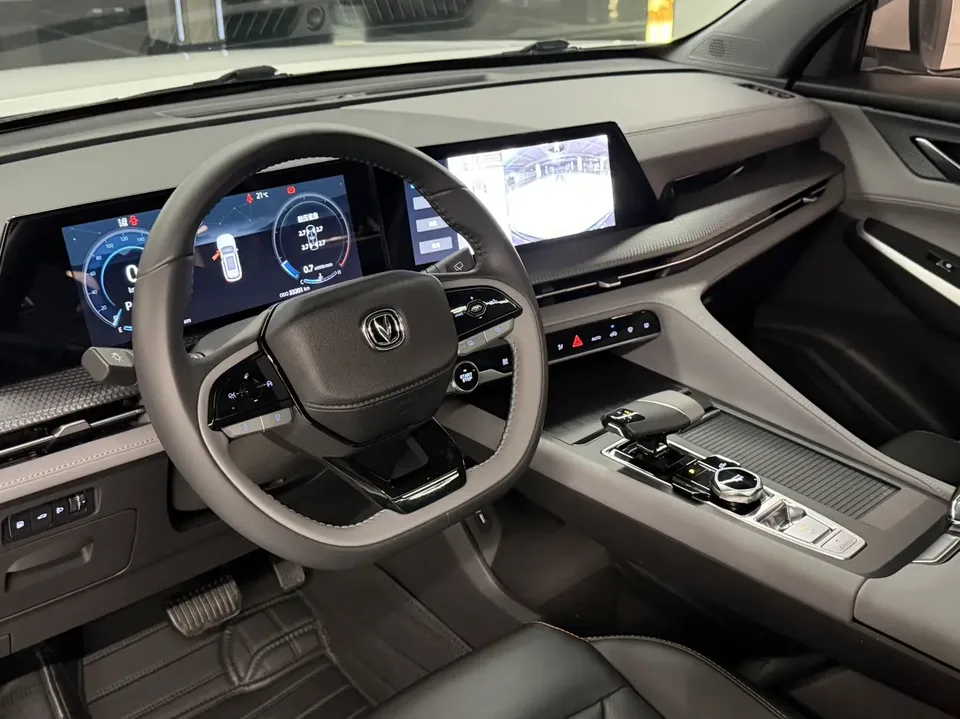 Changan CS75PLUS Second Generation 1.5T Automatic Elite 2023 — миниатюра 3