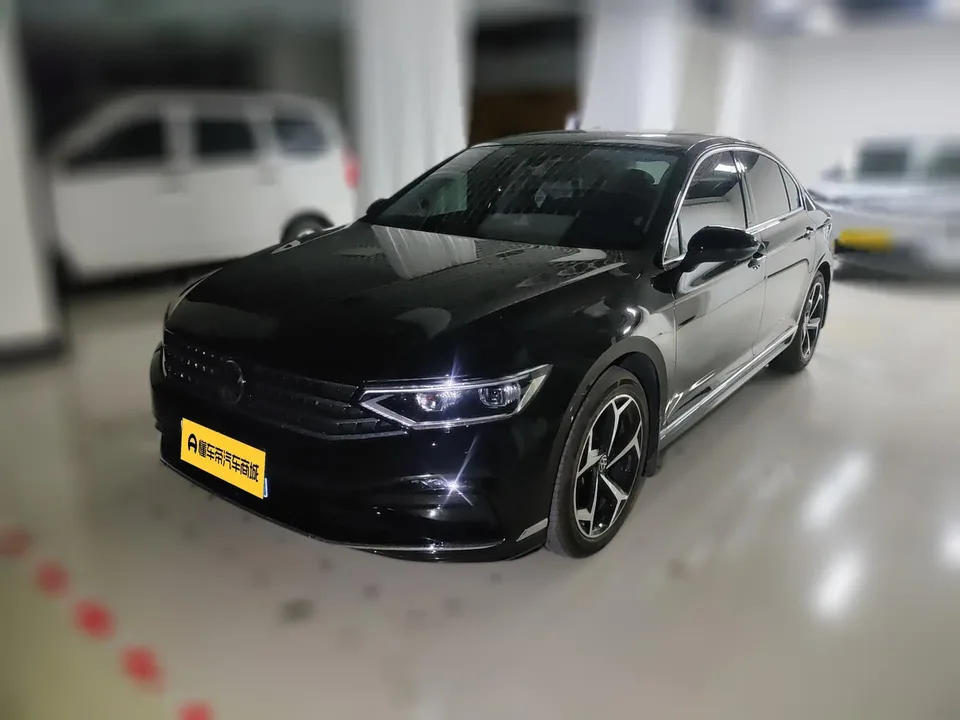 Volkswagen Magotan 2025