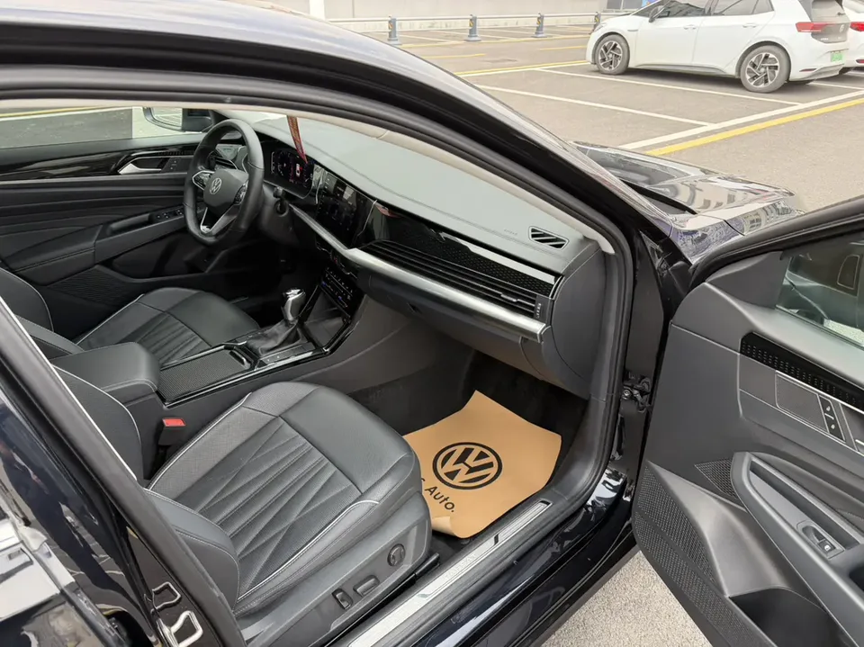 Volkswagen Passat Passat 2023 330TSI Deluxe Edition 2022 — миниатюра 3