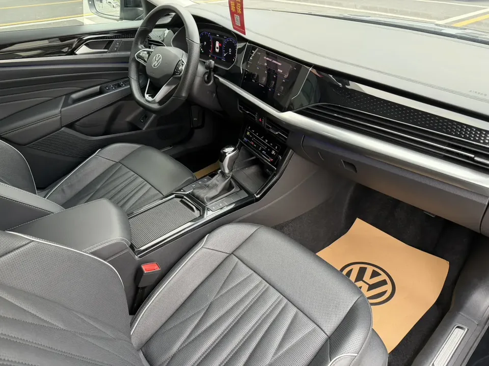 Volkswagen Passat Passat 2023 330TSI Deluxe Edition 2022 — миниатюра 4