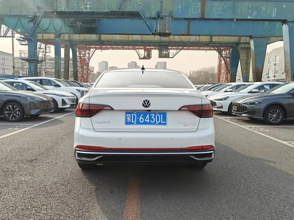 Volkswagen Sagitar 2023 Sagitar 300TSI DSG Beyond Edition 2023 — миниатюра 2
