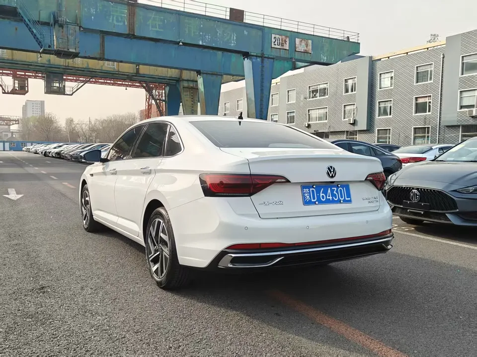 Volkswagen Sagitar 2023 Sagitar 300TSI DSG Beyond Edition 2023 — миниатюра 4