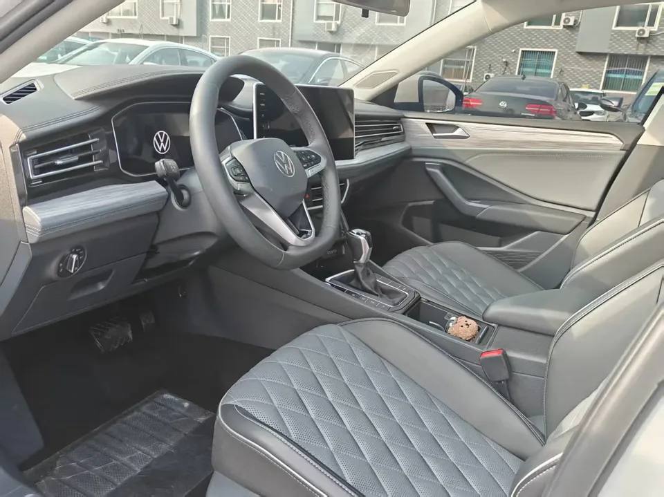Volkswagen Sagitar 2023 Sagitar 300TSI DSG Beyond Edition 2023 — миниатюра 5