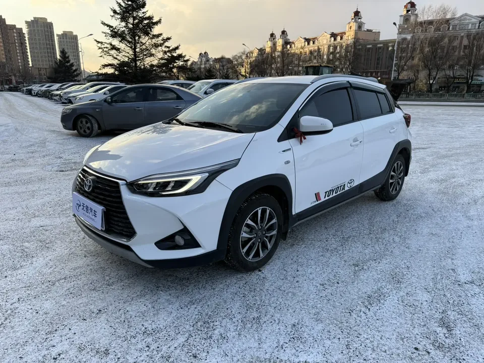 Toyota Yaris L 2023