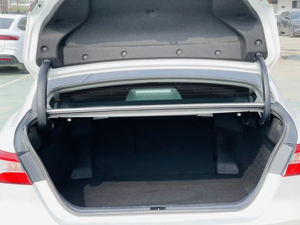 Toyota Camry 2.0GVP Leading Edition 2023 — миниатюра 5