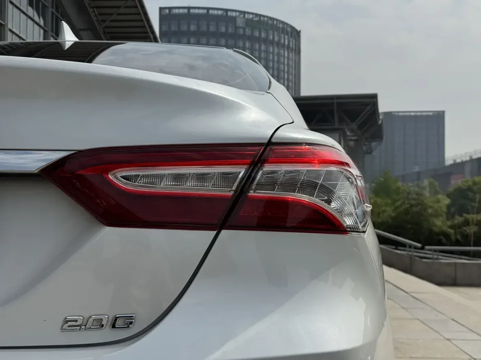 Toyota Camry 2.0G Deluxe Edition 2022 — миниатюра 3