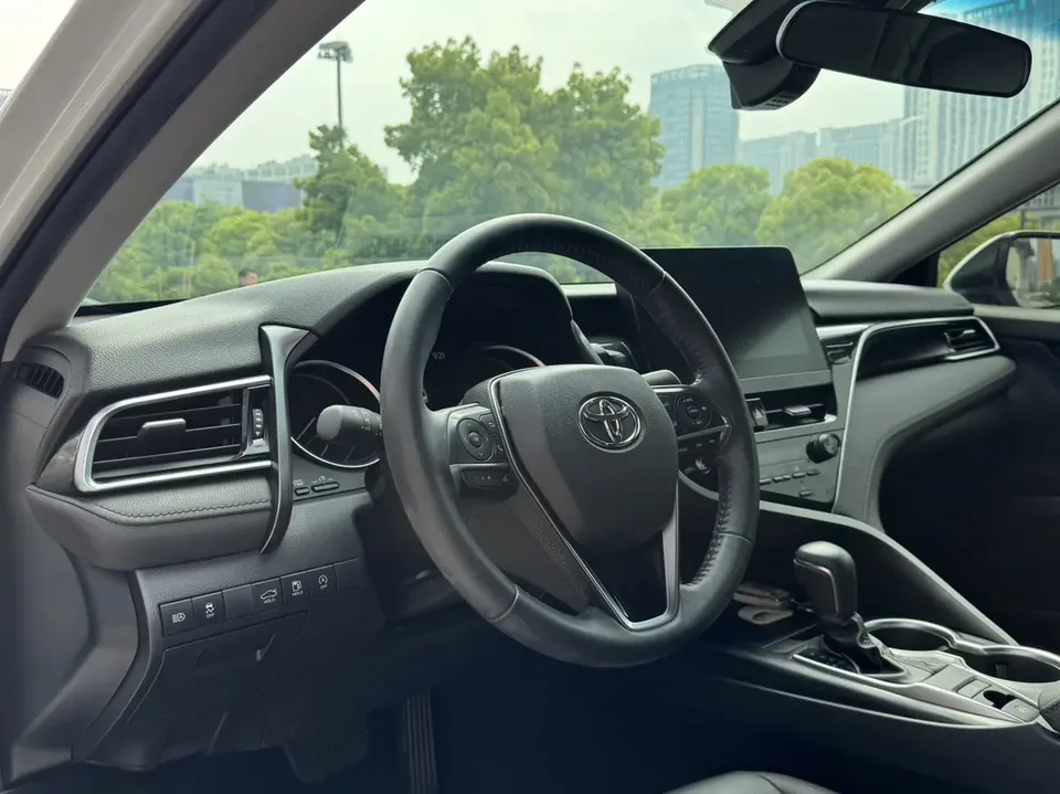 Toyota Camry 2.0G Deluxe Edition 2022 — миниатюра 4