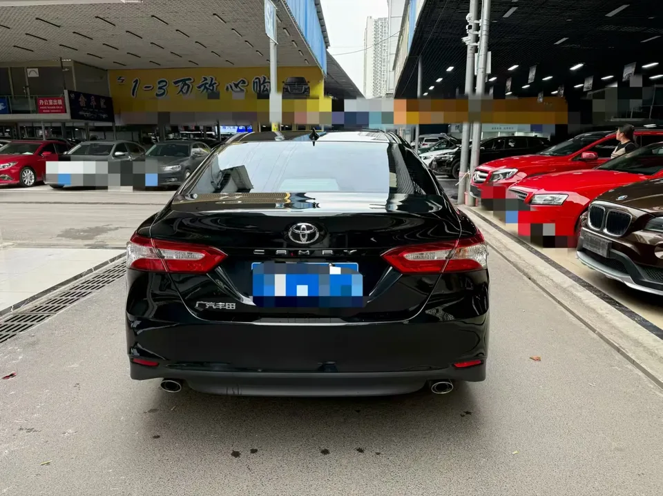 Toyota Camry 2.0G Deluxe Edition 2023 — миниатюра 2
