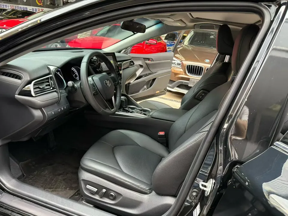 Toyota Camry 2.0G Deluxe Edition 2023 — миниатюра 5