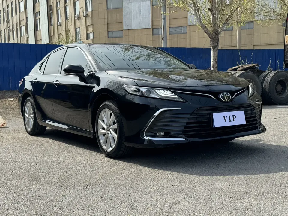 Toyota Camry 2.0G Deluxe Edition 2023 — миниатюра 3