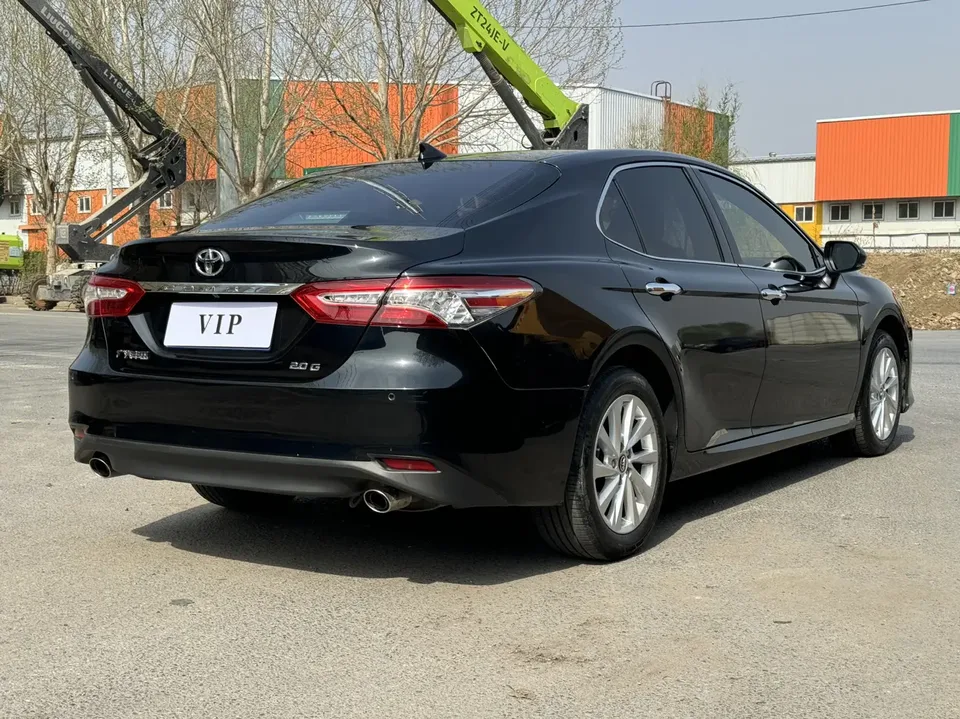 Toyota Camry 2.0G Deluxe Edition 2023 — миниатюра 4