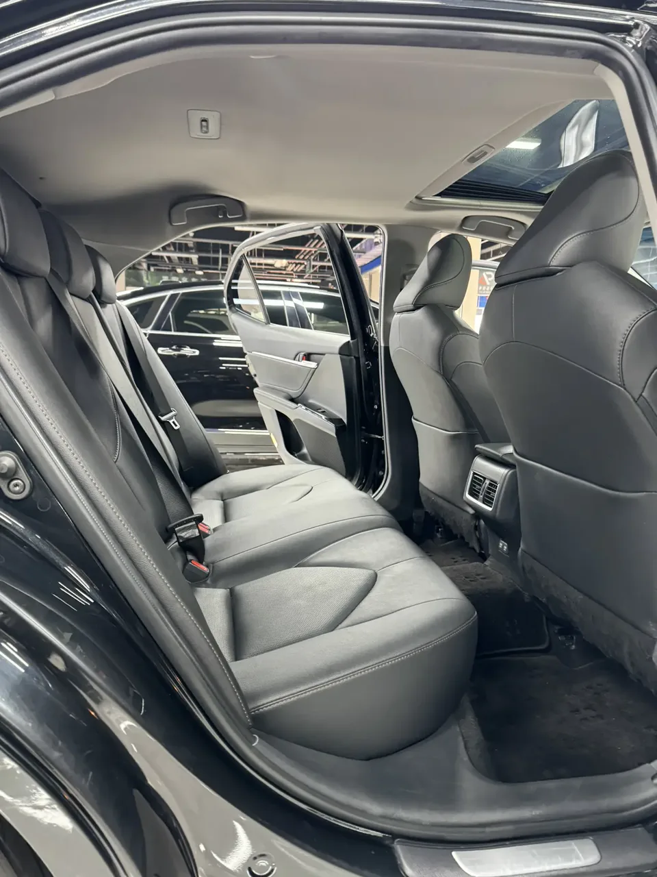 Toyota Camry 2.0G Deluxe Edition 2023 — миниатюра 5