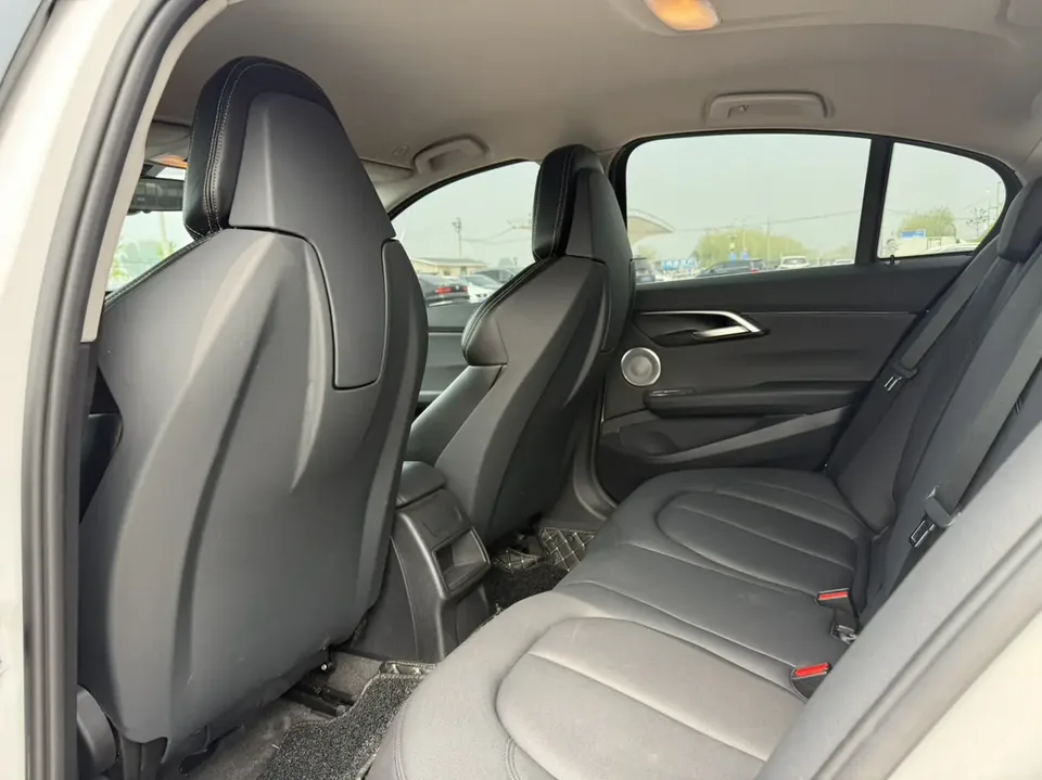 BMW 1 Series BMW 1 Series 2023 120i M Sport 2023 — миниатюра 3
