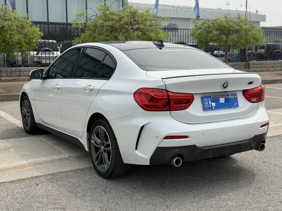 BMW 1 Series BMW 1 Series 2023 120i M Sport 2023 — миниатюра 4