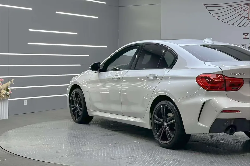 BMW 1 Series facelift 125i M Sport Night Edition 2022 — миниатюра 2