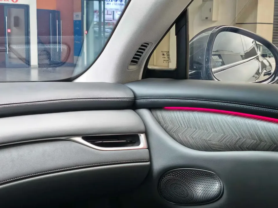 Zhiji LS6 Zhiji LS6 2025 Linglizard Intelligent Driving Edition 2025 — миниатюра 2