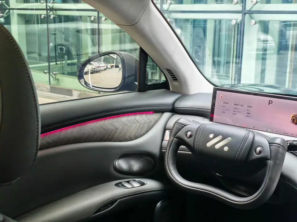 Zhiji LS6 Zhiji LS6 2025 Linglizard Intelligent Driving Edition 2025 — миниатюра 3