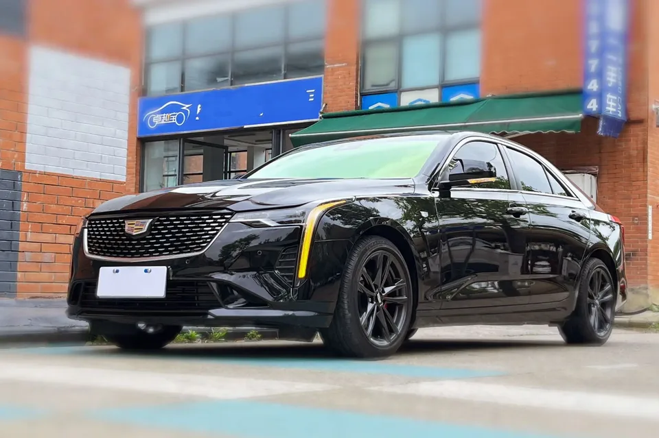 Cadillac CT4 2023