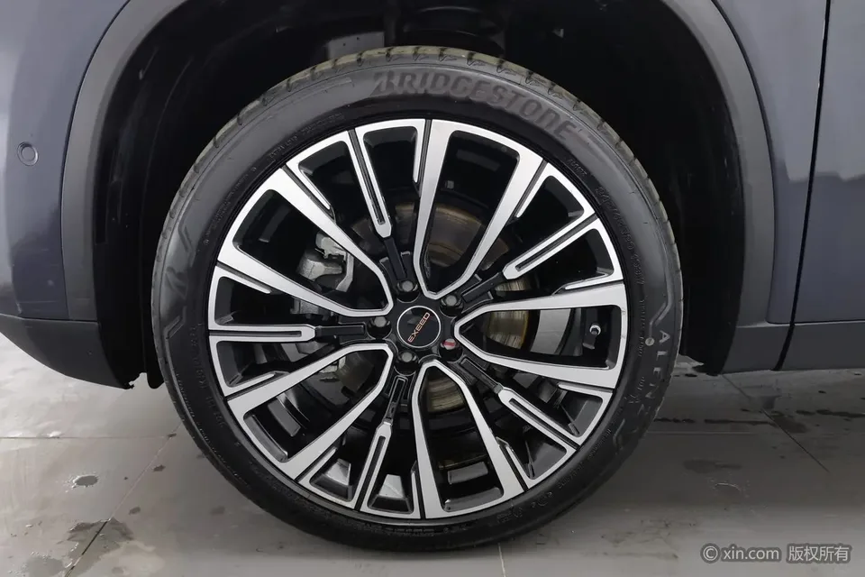 Exeed TXL Xingtu Lingyun 2023 Lingyun 400T 4WD Star Edition 2022 — миниатюра 5