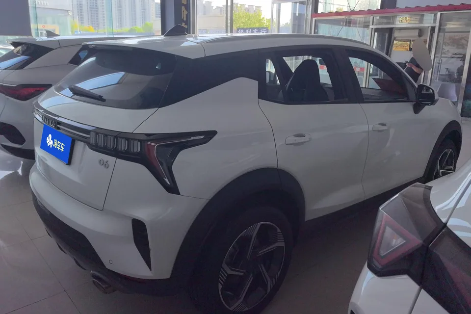 Lynk & Co 06 Lynk & Co 06 2023 Remix 1.5T Jin Pro 2024 — миниатюра 3