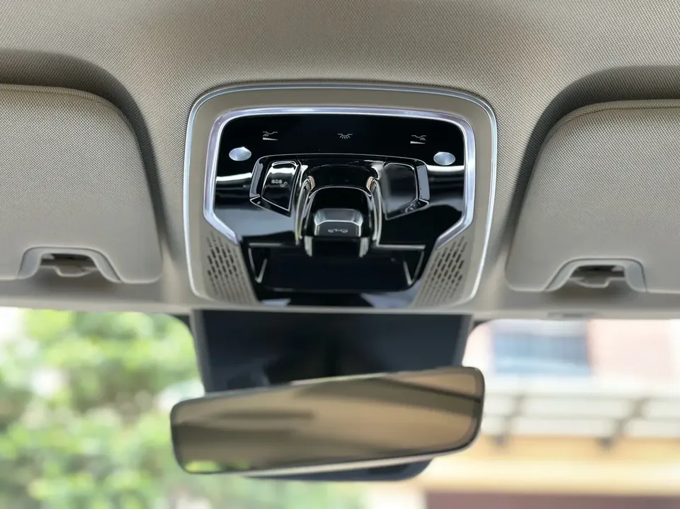 Lynk & Co 01 2.0TD 2WD Asian Games Edition 2023 — миниатюра 4