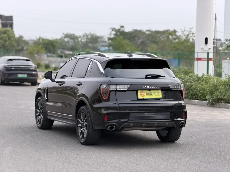 Lynk & Co 01 2022