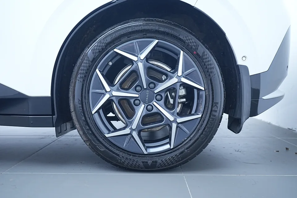 Lynk & Co Z20 2025