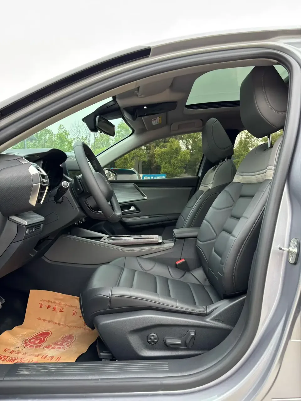 Citroen Versailles C5 X 1.6T is extraordinary 2025 — миниатюра 5
