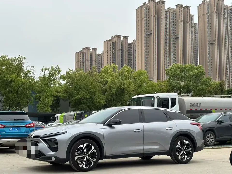 Citroen Versailles C5 X 2025