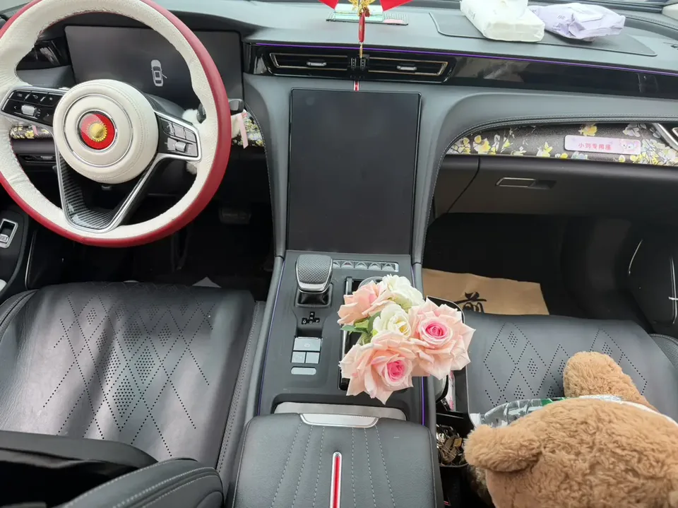Hongqi H5 Hongqi H5 2023 1.5T DCT Zhilian Qiyue Edition 2024 — миниатюра 3