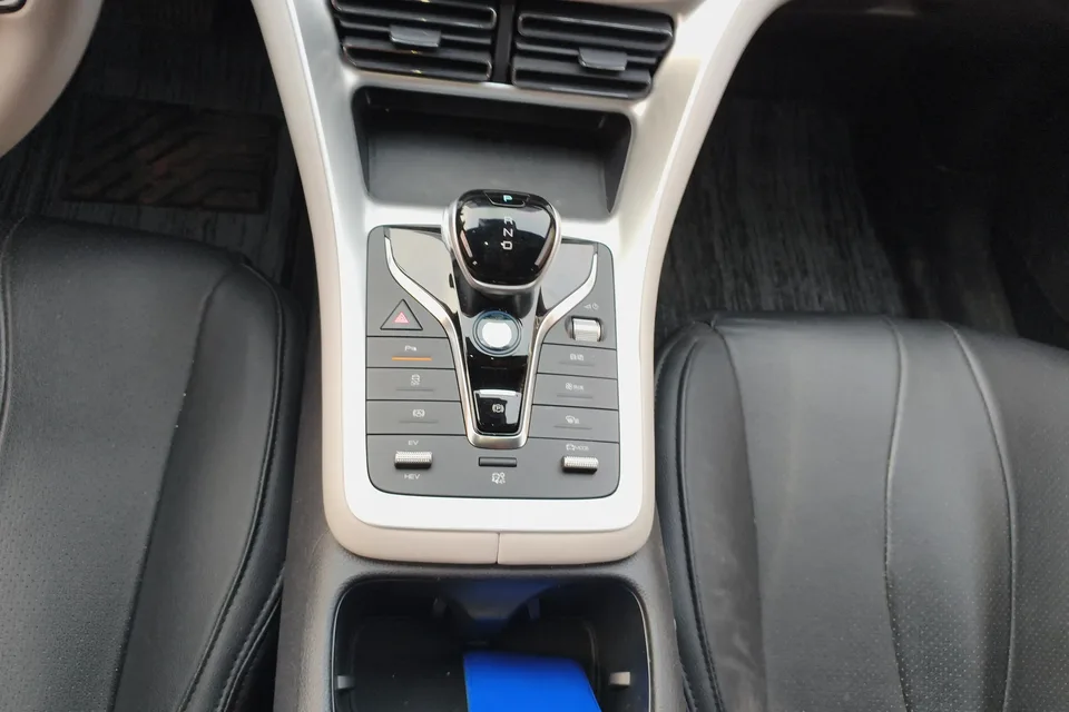 BYD Song Pro DM DM-i Honor Edition 110km Surpassing Edition 2024 — миниатюра 4