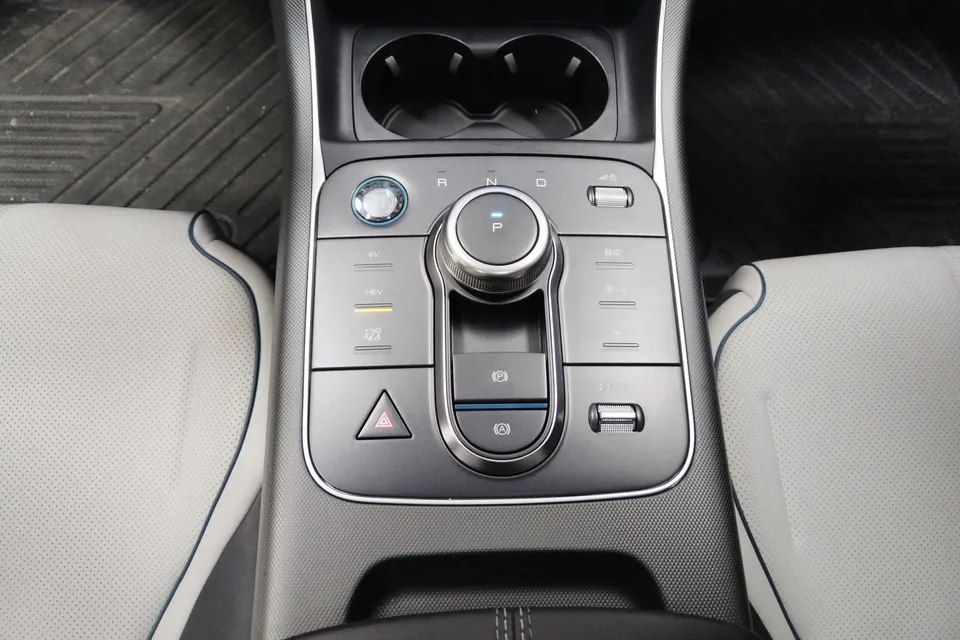 BYD Destroyer 05 Glory Edition DM-i 120KM Premium Edition 2024 — миниатюра 3