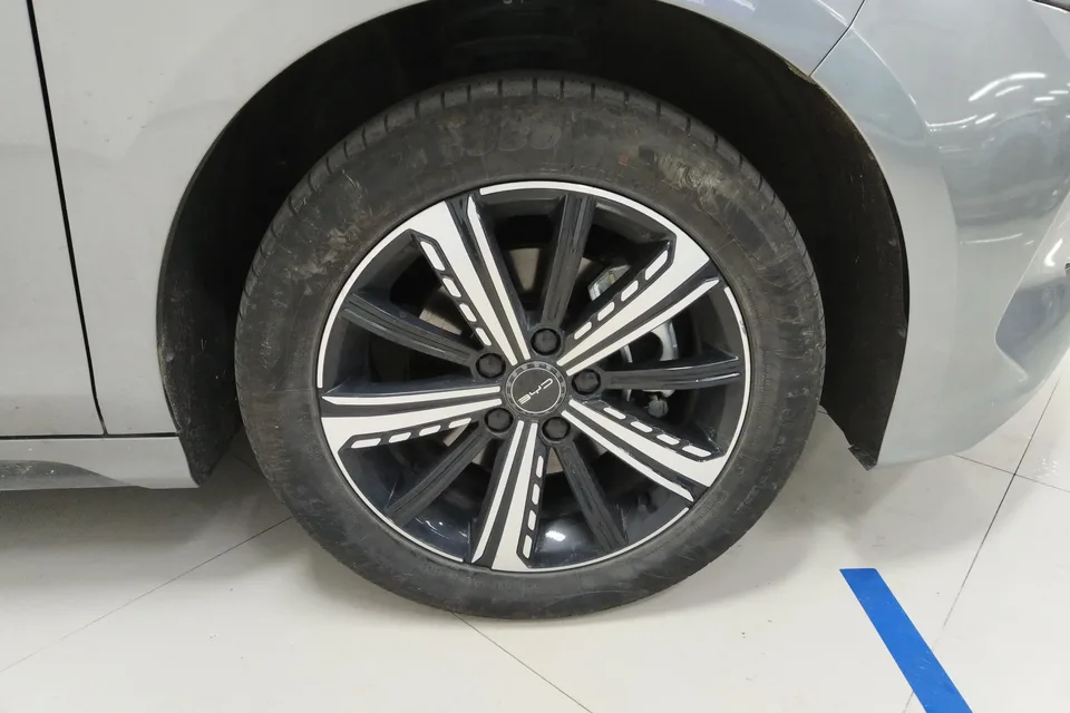 BYD Destroyer 05 Glory Edition DM-i 120KM Premium Edition 2024 — миниатюра 4