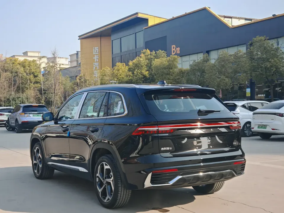 Geely Monjaro 2.0TD DCT EVO 2WD Changfeng Edition 2025 — миниатюра 5