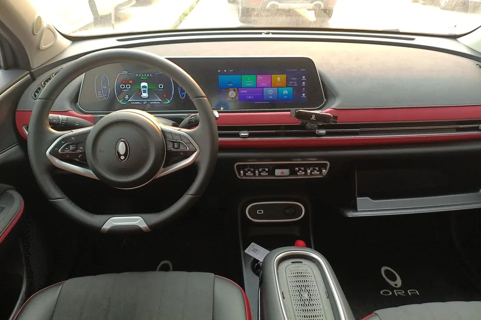 ORA Euler Good Cat GT Mulan Edition 401km luxury model 2023 — миниатюра 3