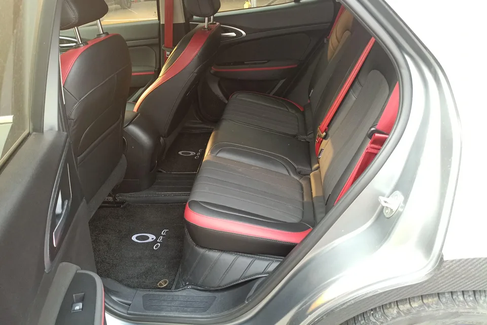 ORA Euler Good Cat GT Mulan Edition 401km luxury model 2023 — миниатюра 4