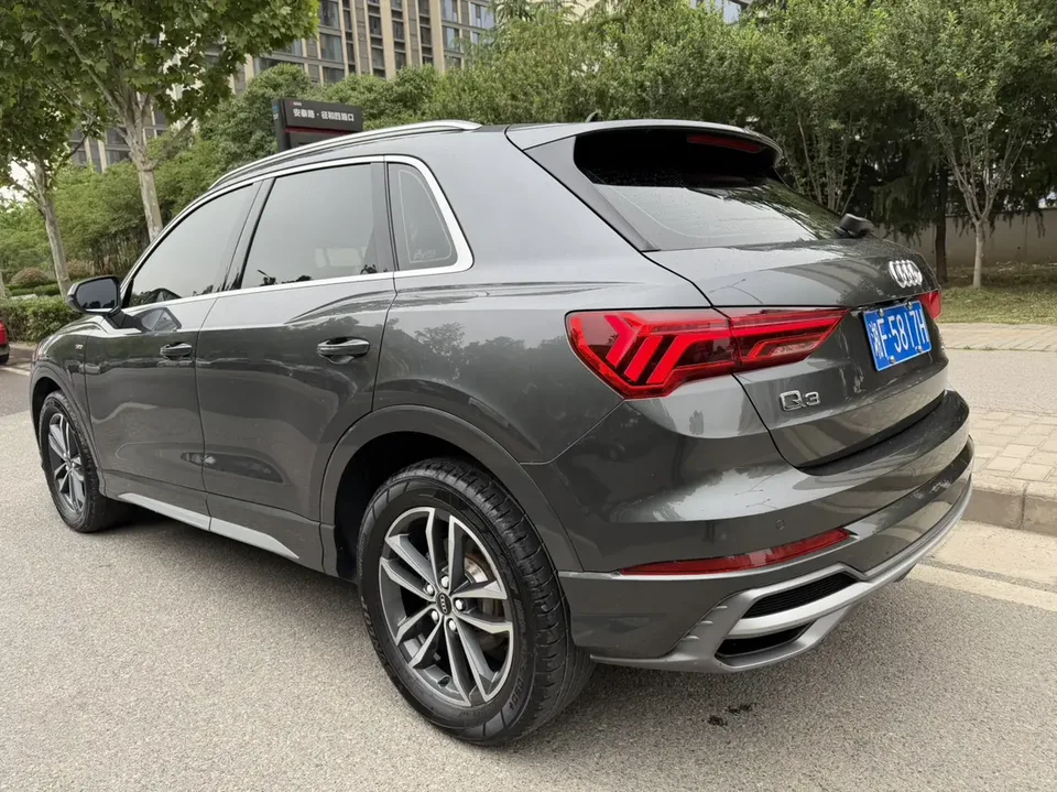 Audi Q3 Audi Q3 2022 35 TFSI aggressive and dynamic model 2023 — миниатюра 2