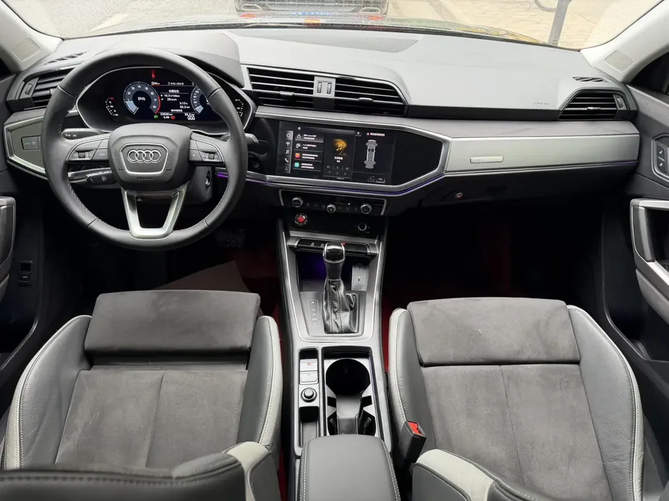 Audi Q3 Audi Q3 2022 35 TFSI aggressive and dynamic model 2023 — миниатюра 3