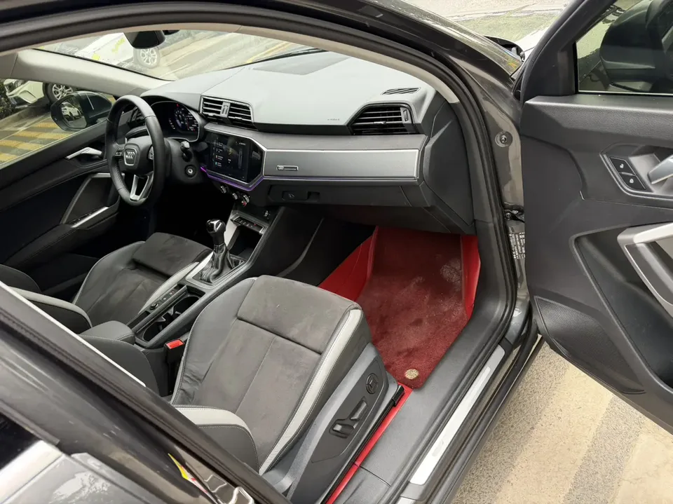 Audi Q3 Audi Q3 2022 35 TFSI aggressive and dynamic model 2023 — миниатюра 4