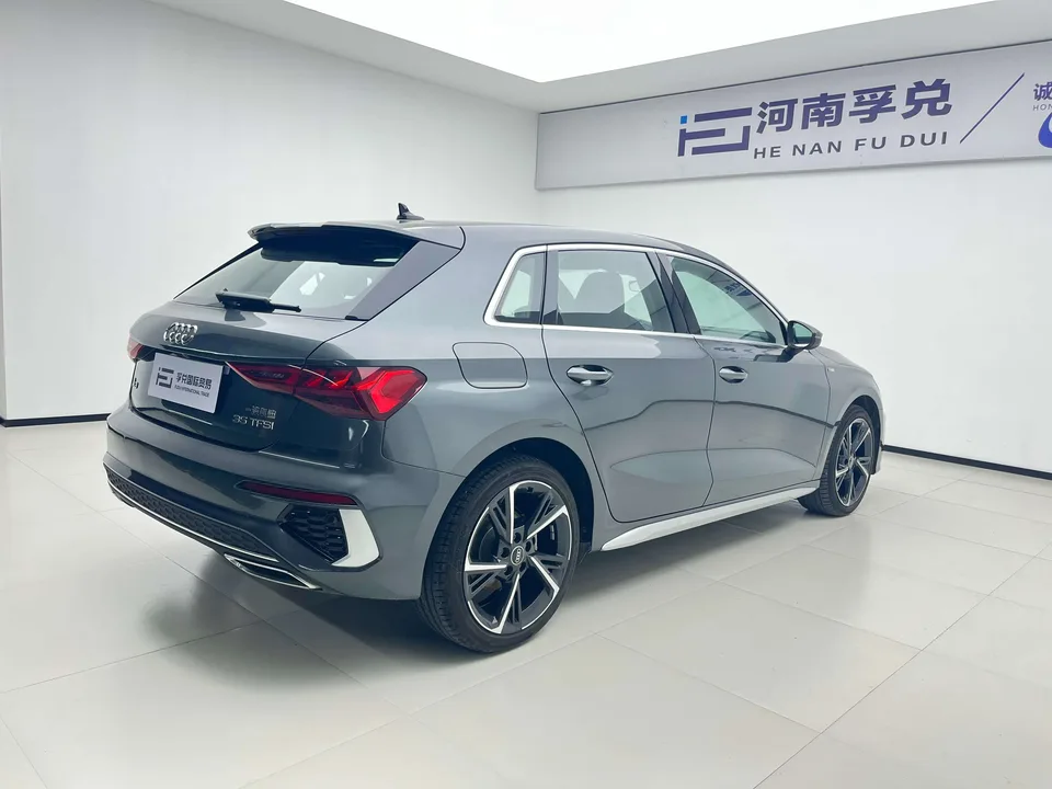 Audi A3 facelift Sportback 35 TFSI stylish and sporty 2023 — миниатюра 2