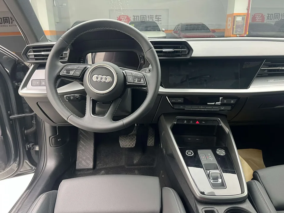 Audi A3 facelift Sportback 35 TFSI stylish and sporty 2023 — миниатюра 3