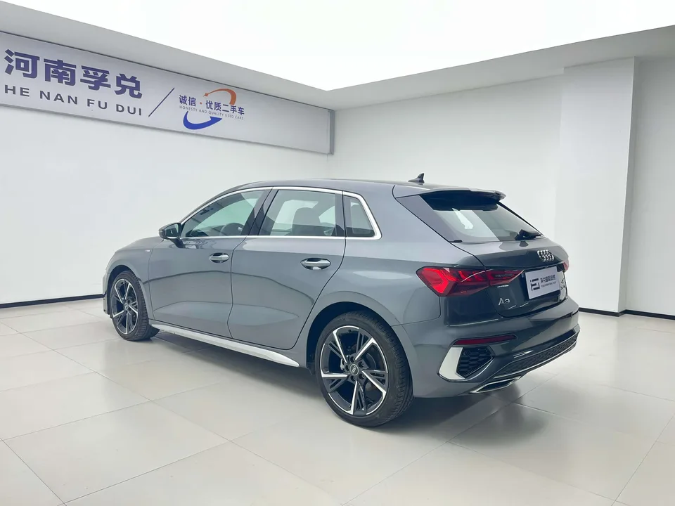Audi A3 facelift Sportback 35 TFSI stylish and sporty 2023 — миниатюра 4