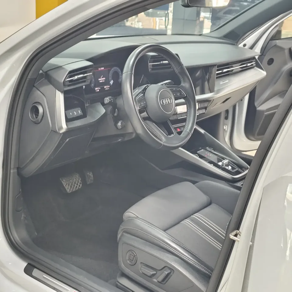 Audi A3 Sportback 35 TFSI stylish and sporty 2023 — миниатюра 3