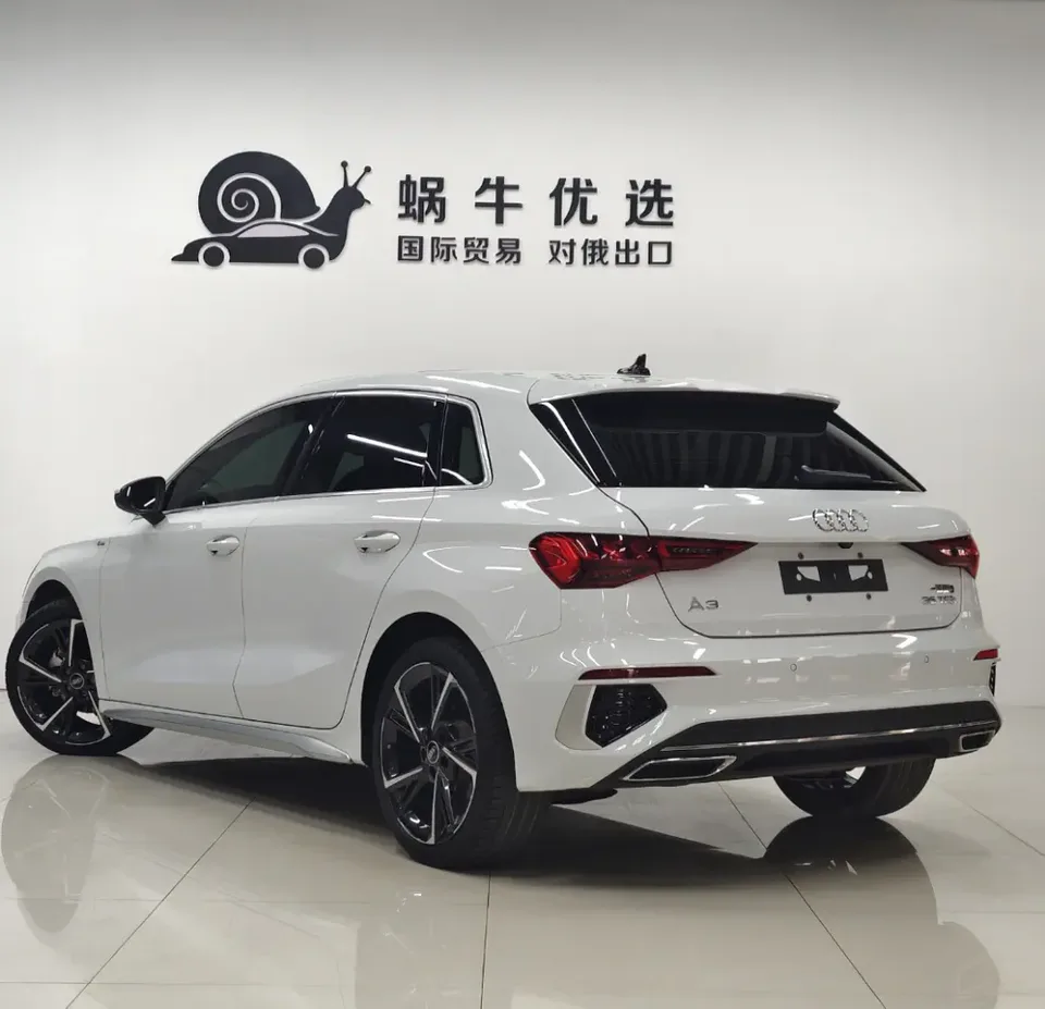 Audi A3 Sportback 35 TFSI stylish and sporty 2023 — миниатюра 4