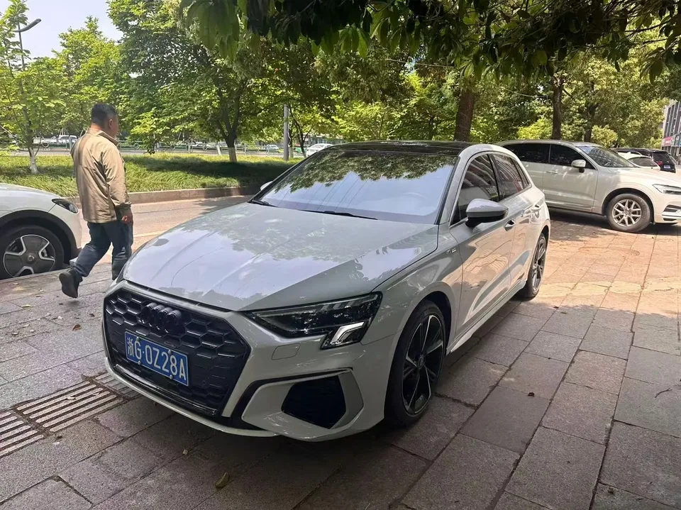 Audi A3 Sportback 35 TFSI stylish and sporty 2022 — фото 1, купить с доставкой в Москву