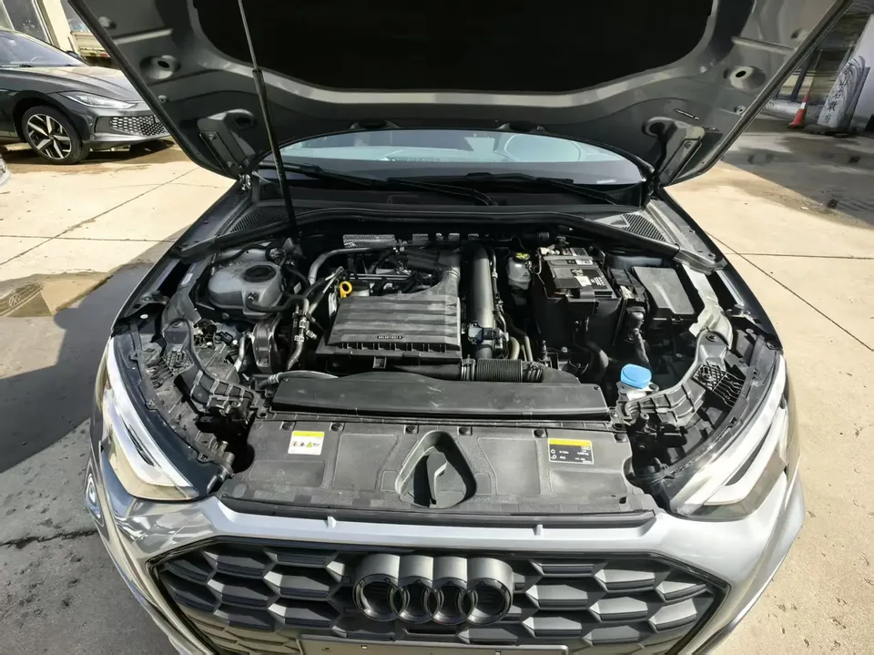 Audi A3 A3 2023 facelift Sportback 35 TFSI luxury sports model 2023 — thumbnail 2
