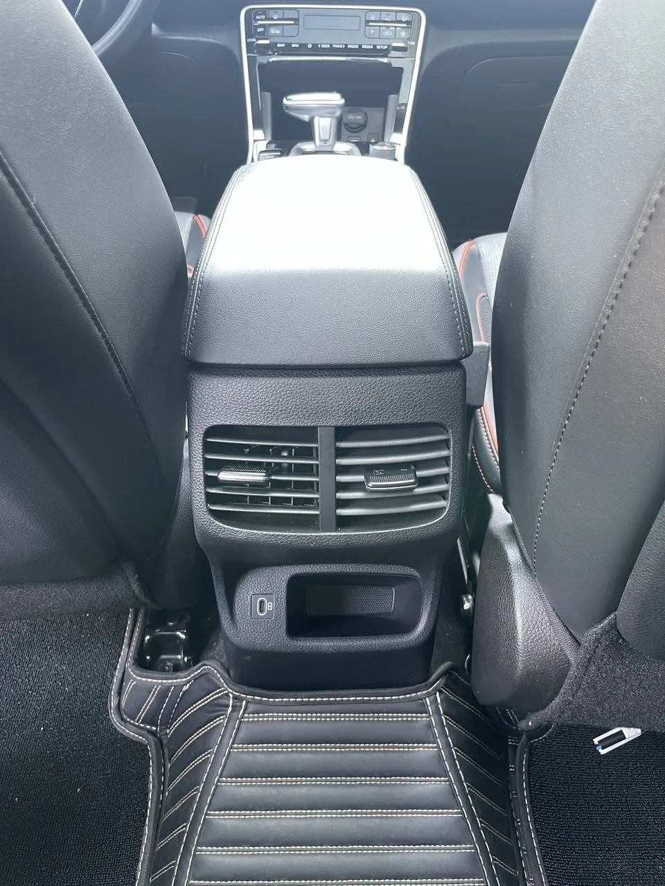 Kia Seltos 1.4T DCT distinguished luxury version 2024 — миниатюра 3